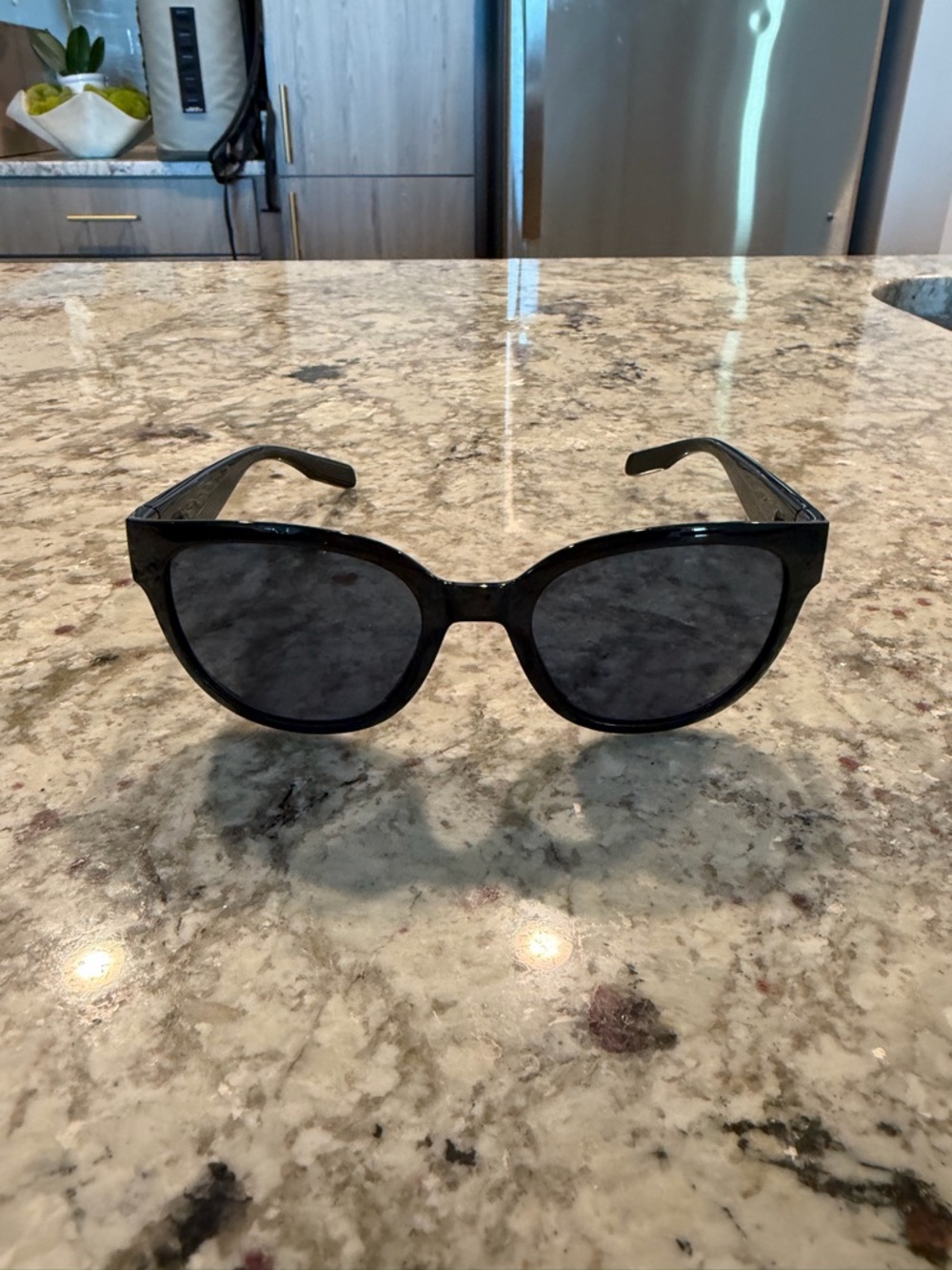 Women’s Black Sunglasses - Stylish UV Protection